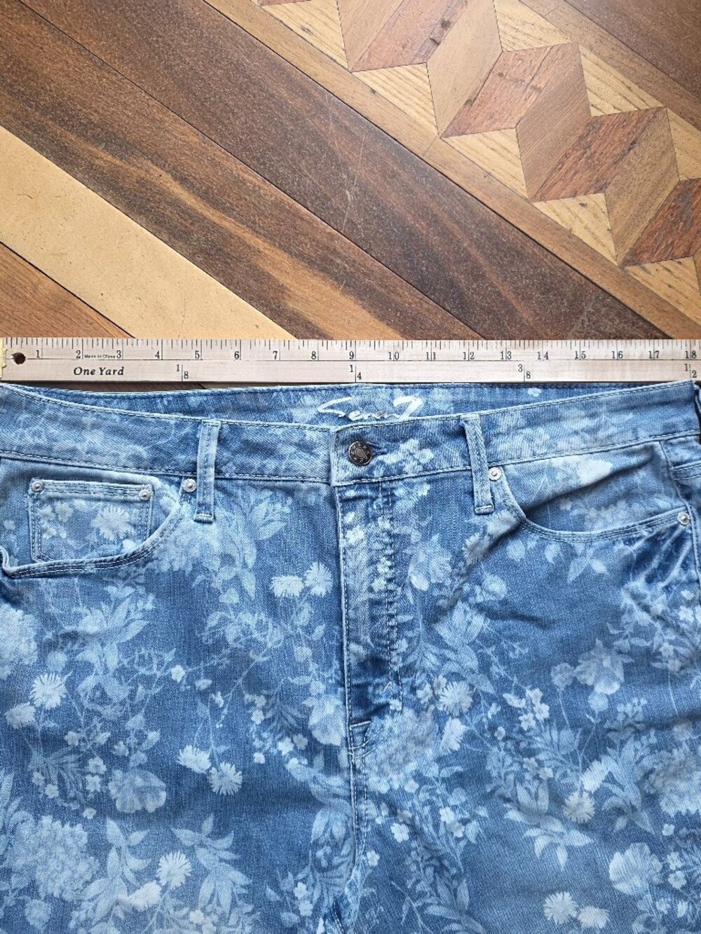Seven7 High Rise Floral Kick Flare Bootcut Jeans Size 14 - Picture 4 of 16